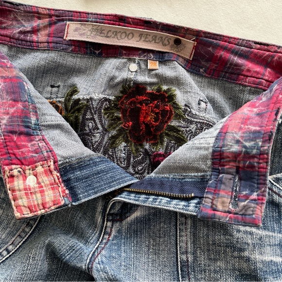 Blue Midi Denim Embroidery Pants Size: 28 - Picture 9 of 15